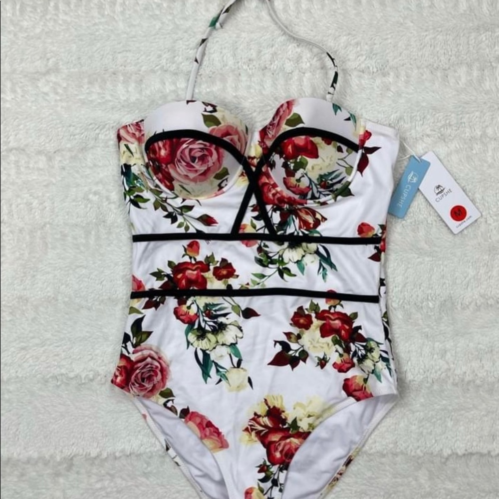 Cupshe Swimsuit Medium